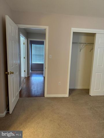 2 VILLAGE CT, Lawrence Township, NJ 08648