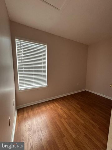 2 VILLAGE CT, Lawrence Township, NJ 08648