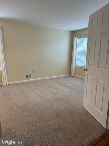 2 VILLAGE CT, Lawrence Township, NJ 08648