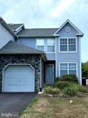 2 VILLAGE CT, Lawrence Township, NJ 08648