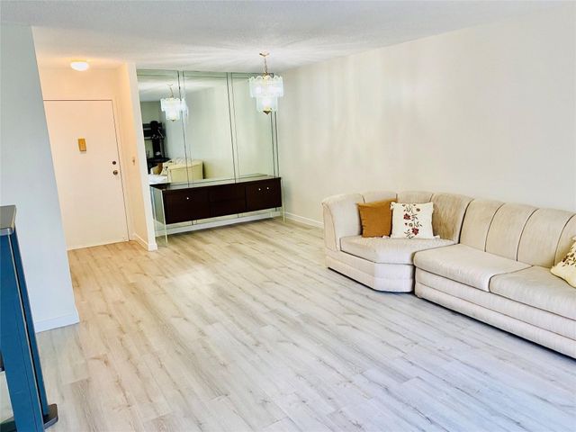 8280 SW 24th Street 7312, North Lauderdale, FL 33068