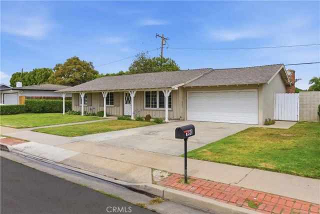 186 Buoy, Costa Mesa, CA 92627