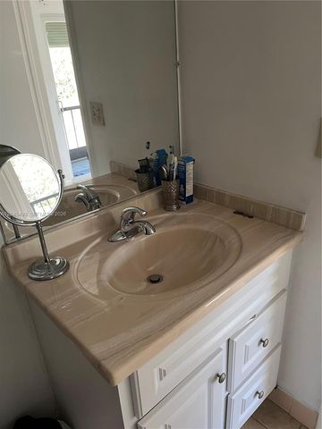 4114 NW 88th Ave 201, Coral Springs, FL 33065