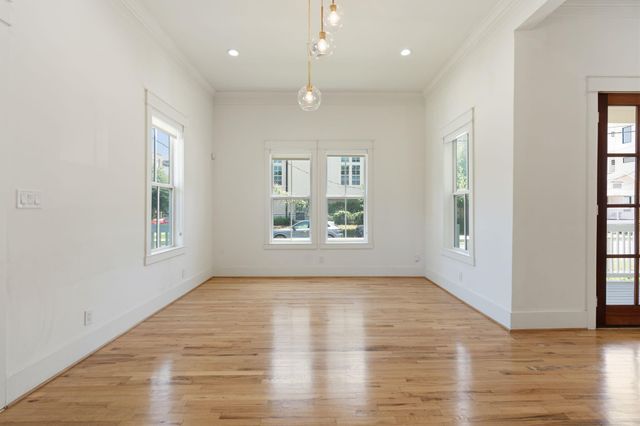 1303 Summer Street, Houston, TX 77007