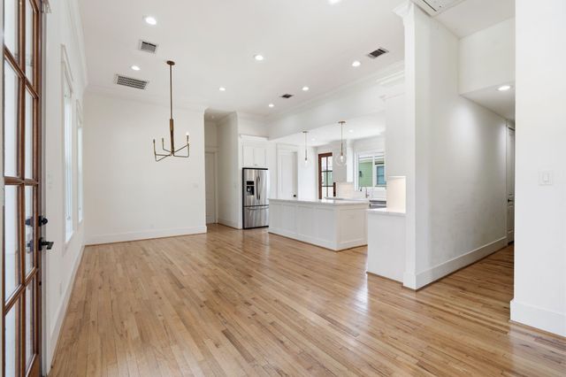 1303 Summer Street, Houston, TX 77007