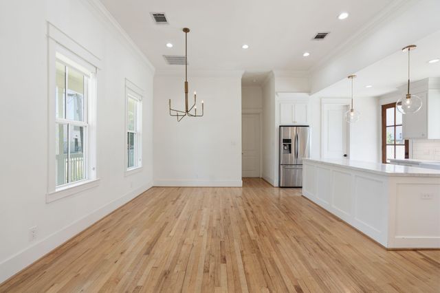 1303 Summer Street, Houston, TX 77007