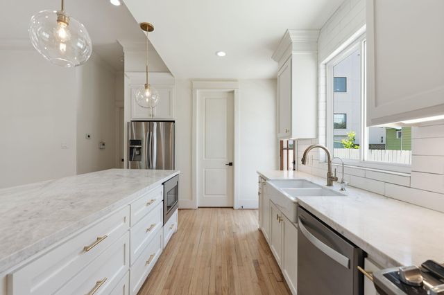 1303 Summer Street, Houston, TX 77007