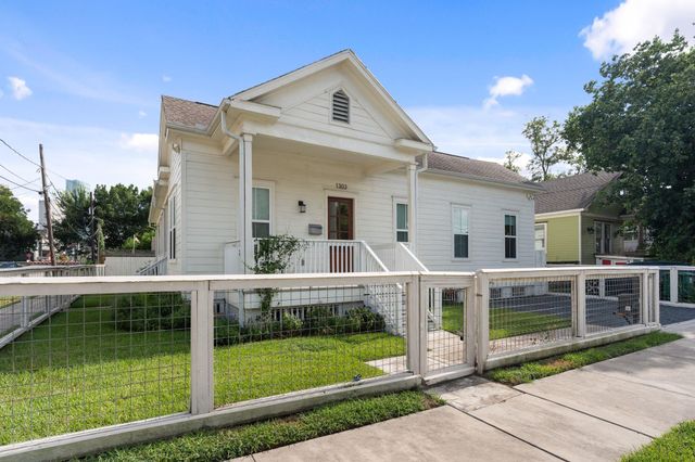 1303 Summer Street, Houston, TX 77007
