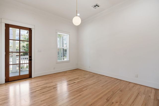 1303 Summer Street, Houston, TX 77007