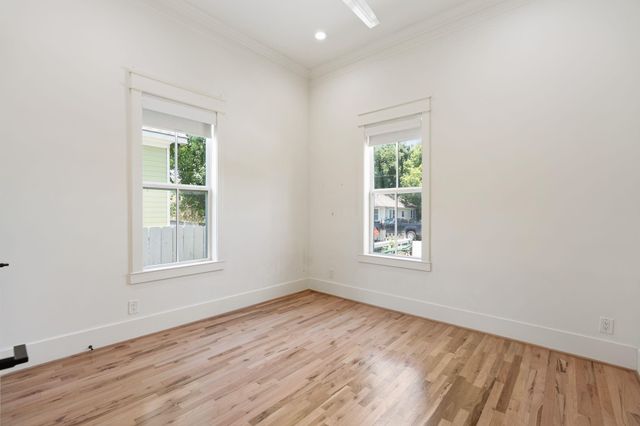 1303 Summer Street, Houston, TX 77007