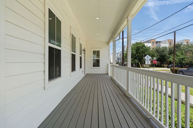 1303 Summer Street, Houston, TX 77007
