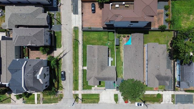 1303 Summer Street, Houston, TX 77007