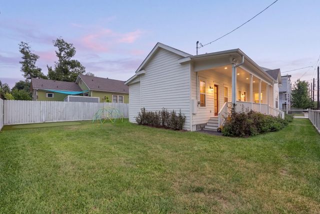 1303 Summer Street, Houston, TX 77007