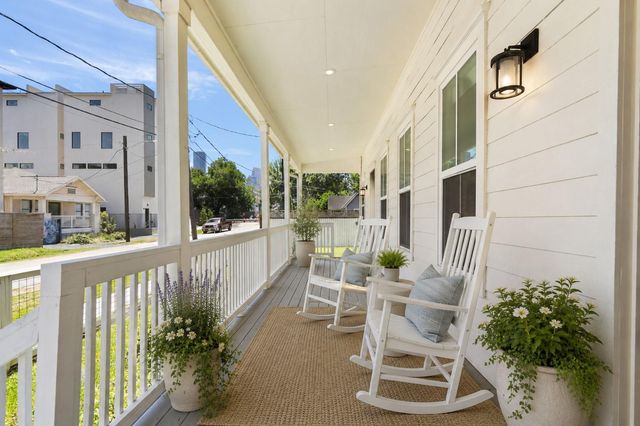1303 Summer Street, Houston, TX 77007