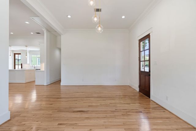 1303 Summer Street, Houston, TX 77007