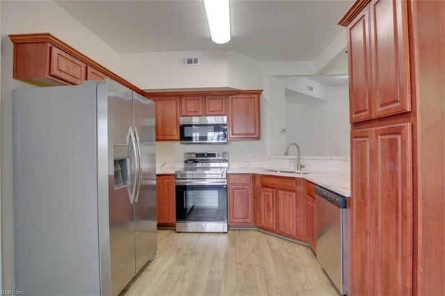 41 Mennonite LN, Newport News, VA 23602
