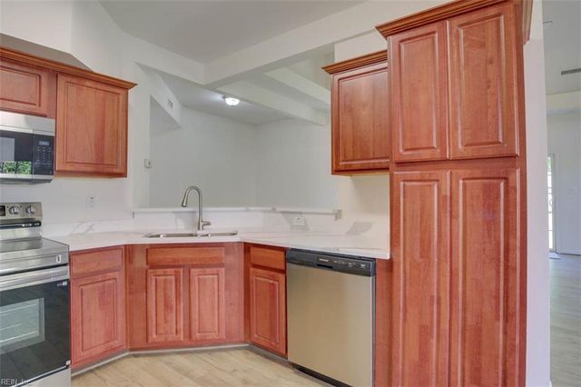 41 Mennonite LN, Newport News, VA 23602