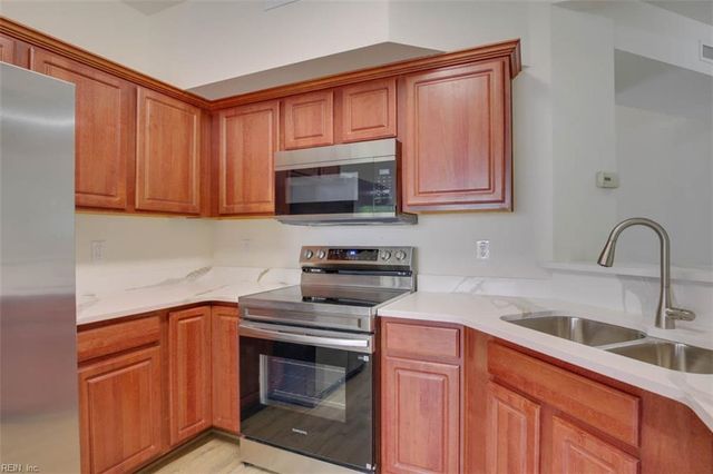 41 Mennonite LN, Newport News, VA 23602