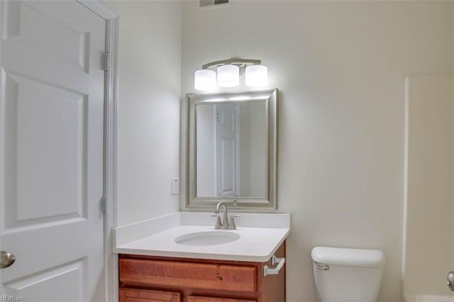 41 Mennonite LN, Newport News, VA 23602