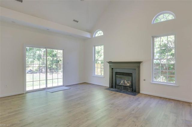 41 Mennonite LN, Newport News, VA 23602