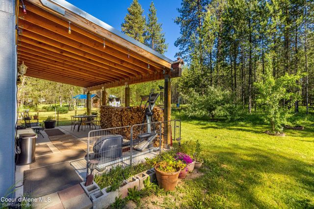 89 Jada Dr, Blanchard, ID 83804