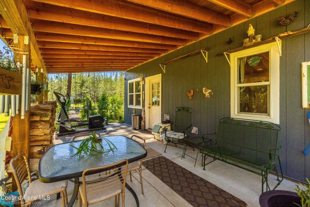 89 Jada Dr, Blanchard, ID 83804