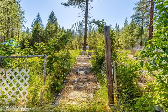 89 Jada Dr, Blanchard, ID 83804