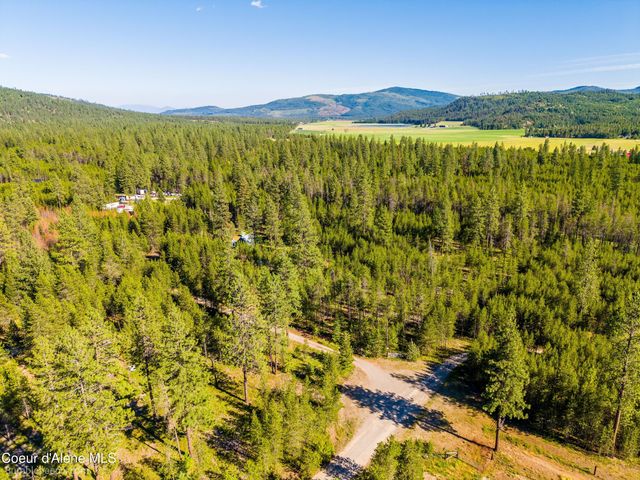 89 Jada Dr, Blanchard, ID 83804