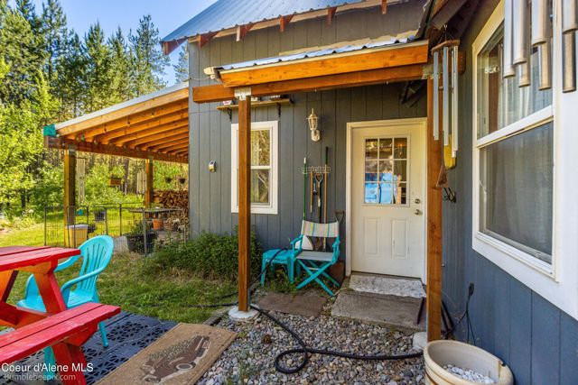 89 Jada Dr, Blanchard, ID 83804