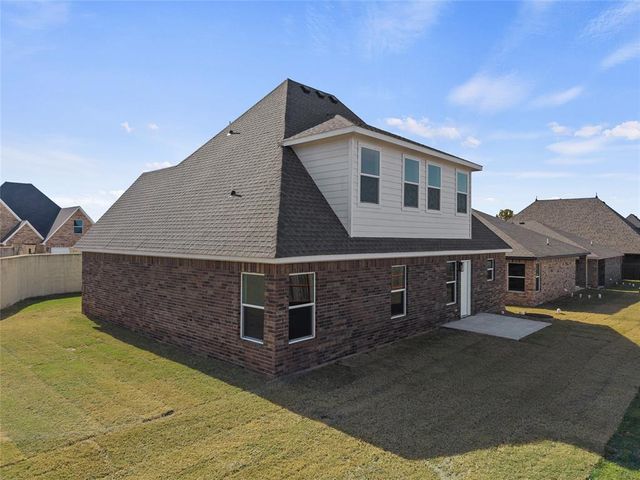 800 Chateau Court, Kingfisher, OK 73750