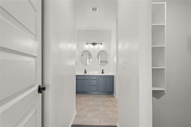 800 Chateau Court, Kingfisher, OK 73750