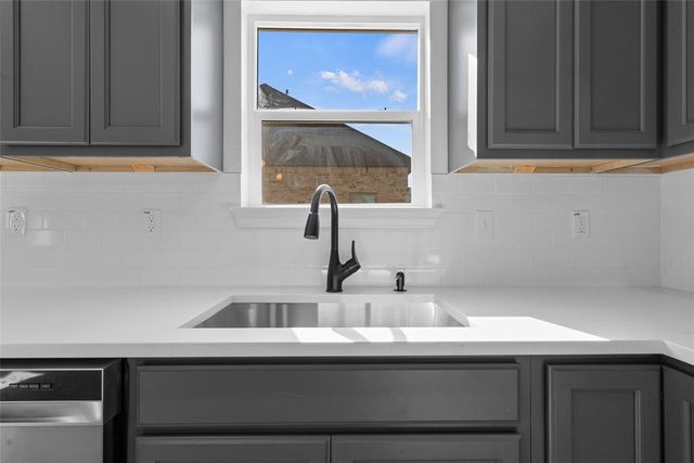 800 Chateau Court, Kingfisher, OK 73750