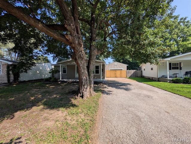 2313 Miracle Avenue, Granite City, IL 62040