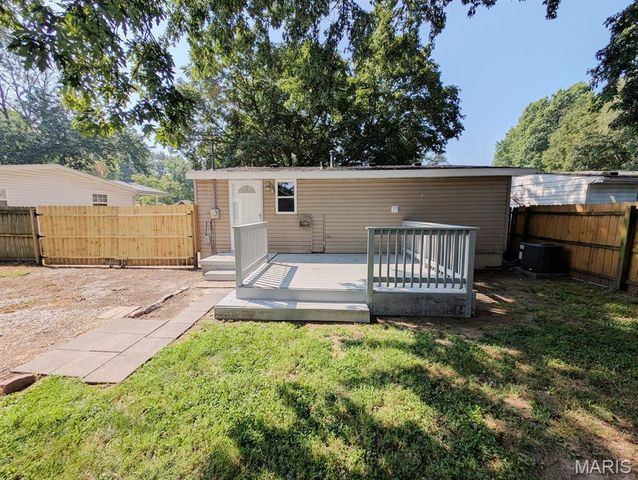 2313 Miracle Avenue, Granite City, IL 62040
