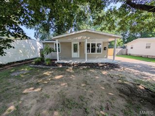 2313 Miracle Avenue, Granite City, IL 62040