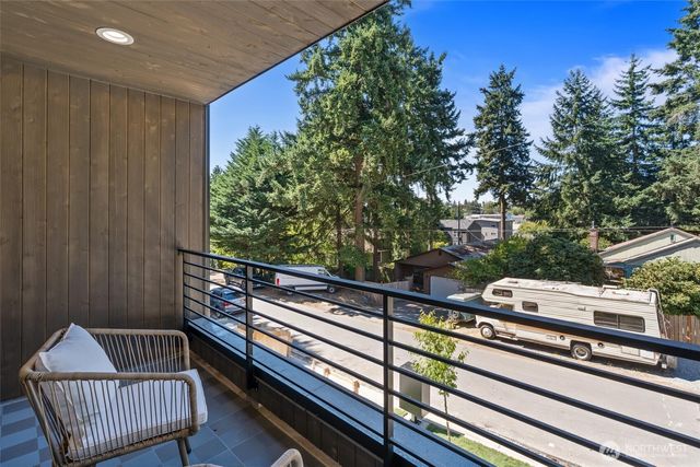 10736 Interlake Avenue N, Seattle, WA 98133