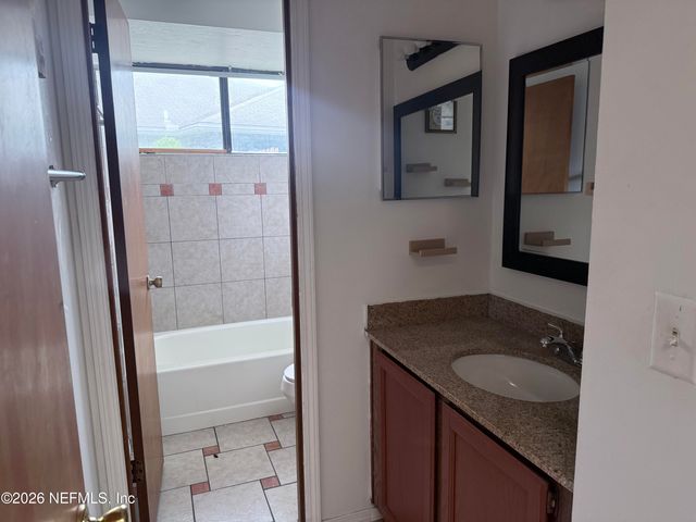 2288 IRONSTONE Drive E, Jacksonville, FL 32246