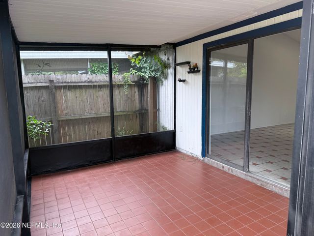 2288 IRONSTONE Drive E, Jacksonville, FL 32246