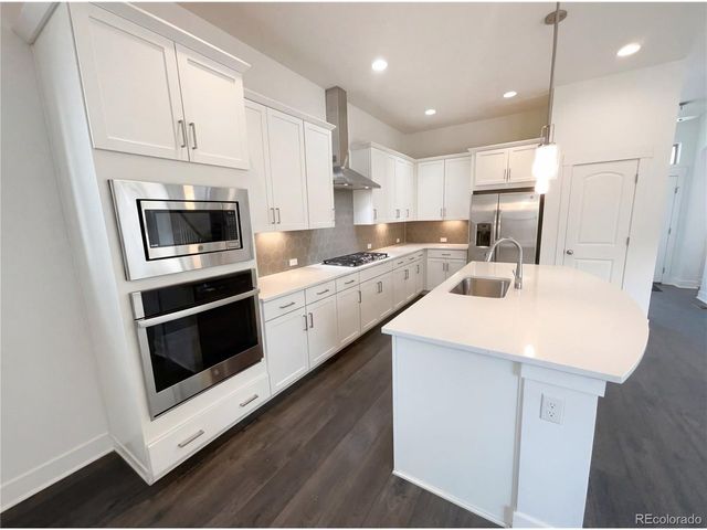 10260 E 57th Pl, Denver, CO 80238