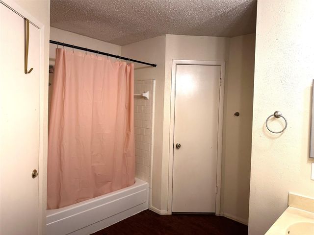 614 Live Oak Drive, Stafford, TX 77477