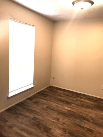 614 Live Oak Drive, Stafford, TX 77477