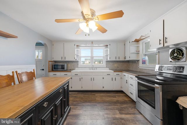 308 HOFFMANSVILLE RD, Bechtelsville, PA 19505