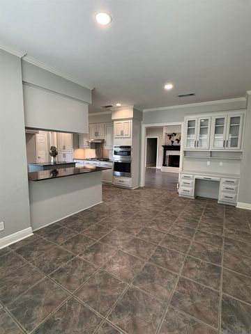 15518 Therese Ct, Prairieville, LA 70769