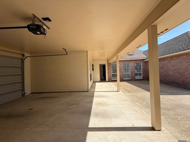 15518 Therese Ct, Prairieville, LA 70769