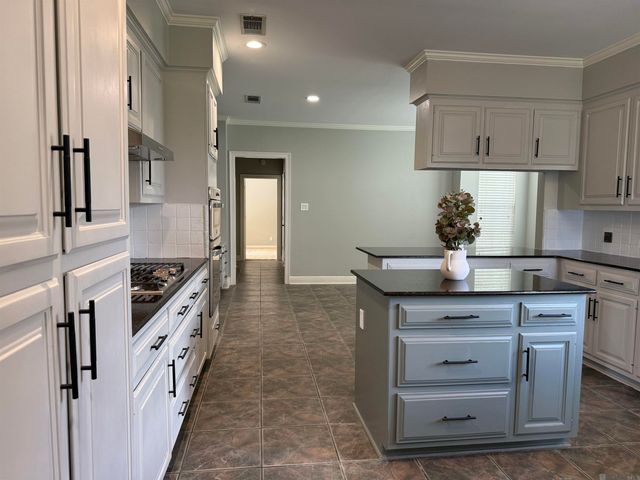 15518 Therese Ct, Prairieville, LA 70769