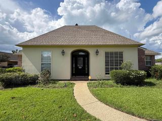 15518 Therese Ct, Prairieville, LA 70769
