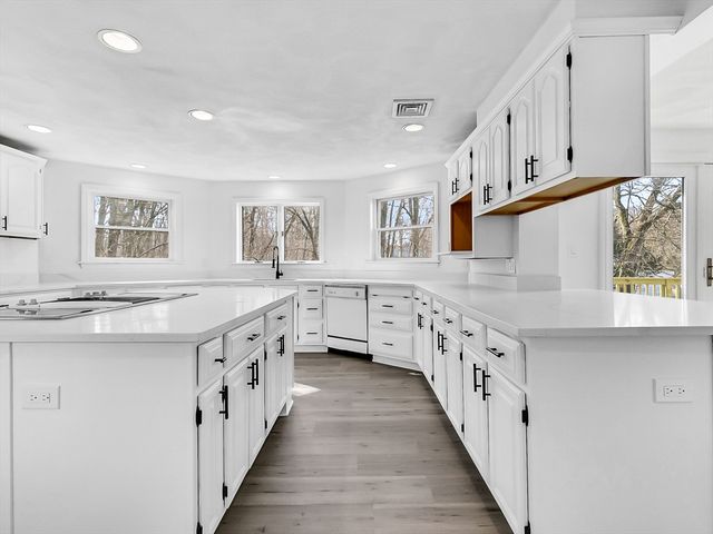 3 Balfour Ct, Haverhill, MA 01835