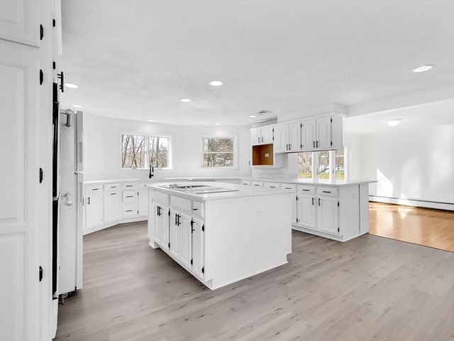 3 Balfour Ct, Haverhill, MA 01835