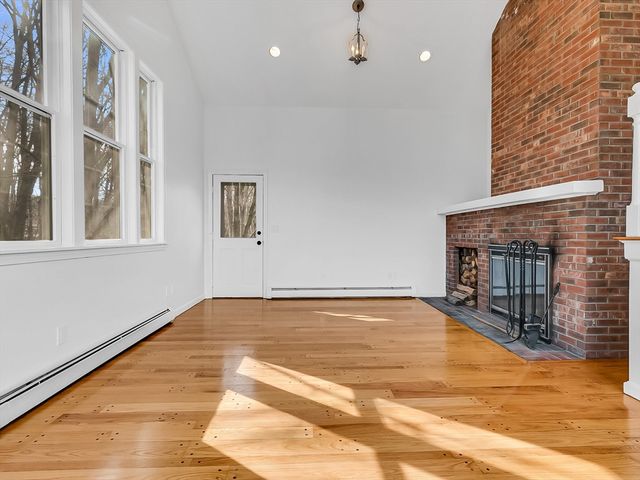 3 Balfour Ct, Haverhill, MA 01835