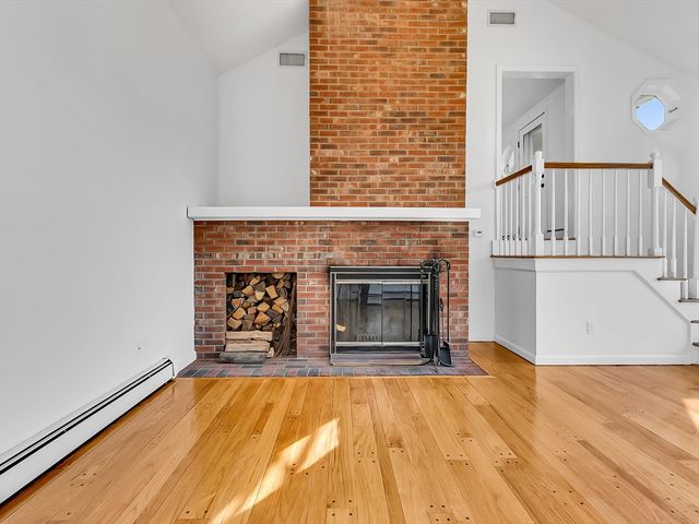 3 Balfour Ct, Haverhill, MA 01835